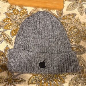 Apple hat